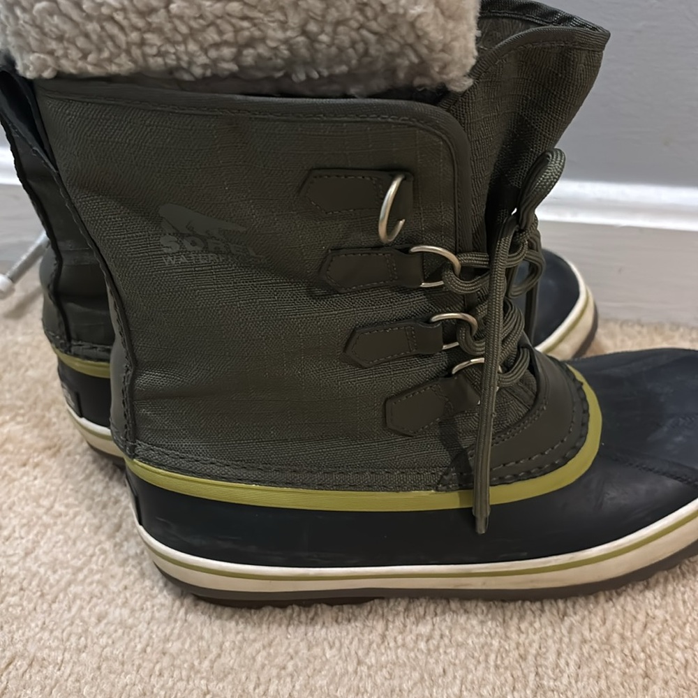 Sorel boots - Picture 5 of 7